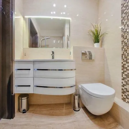Apartment Amber One- 700 M From The Beach